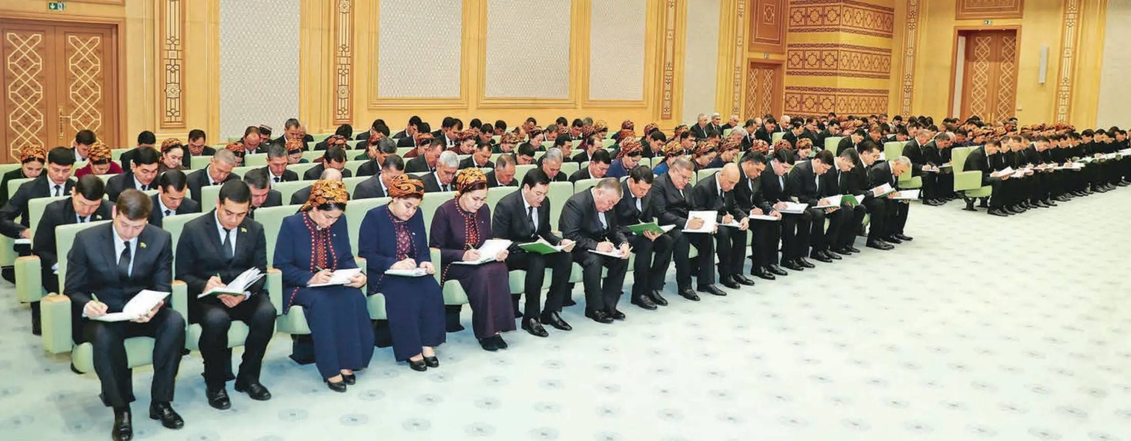 Türkmenistanyň Halk Maslahatynyň Prezidiumynyň mejlisi geçirildi