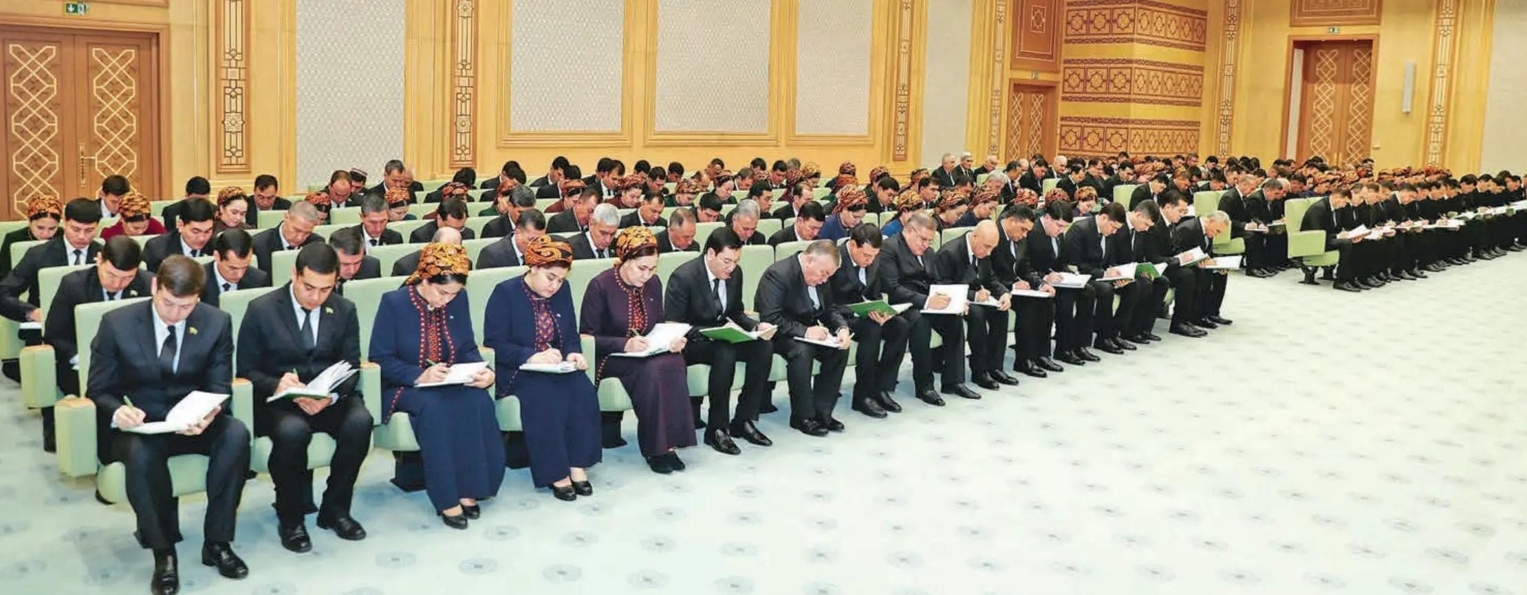 Türkmenistanyň Halk Maslahatynyň Prezidiumynyň mejlisi geçirildi