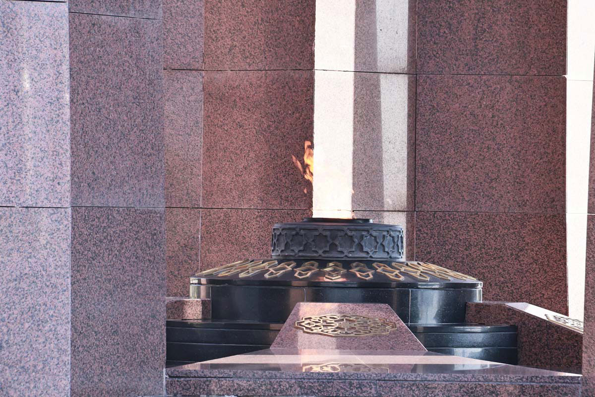 The National Leader of the Turkmen People Participated in a Wreath-Laying Ceremony at the Monuments of the "Halk Hakydasy" Memorial Complex