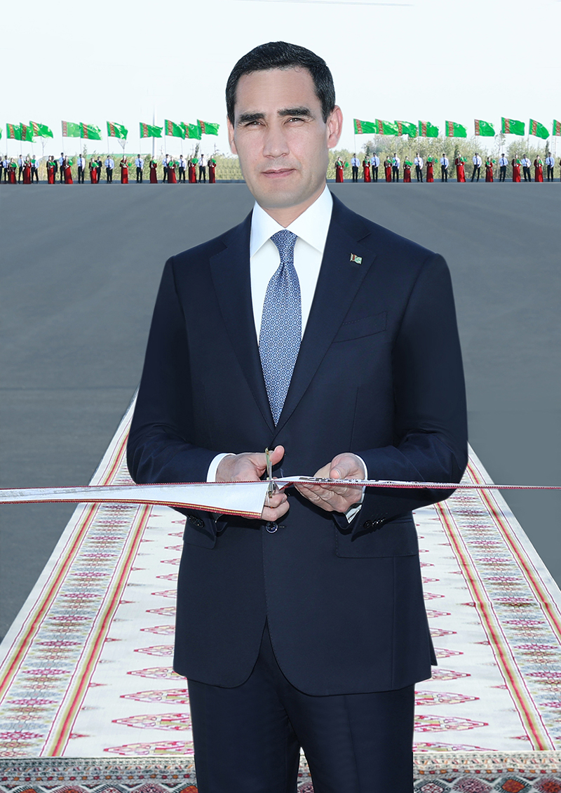 President Serdar Berdimuhamedov attended the opening ceremony of a glass production workshop
