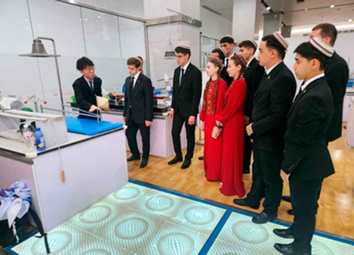 Turkmen Oil and Gas University Students Undergo Internship in Beijing