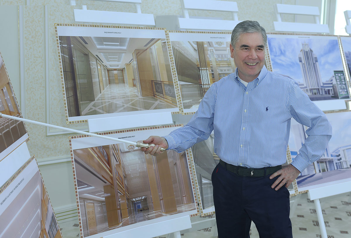 Chairman of the Halk Maslahaty of Turkmenistan Reviews Construction Progress in the Capital