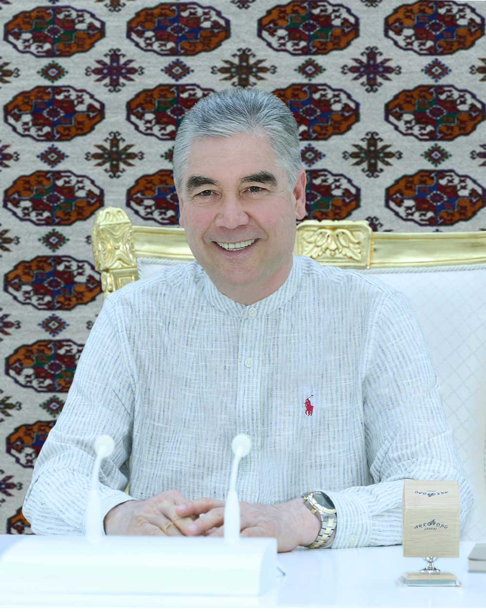 Гурбангулы Бердымухамедов инспектировал строительство автомобильной развязки в Аркадаге