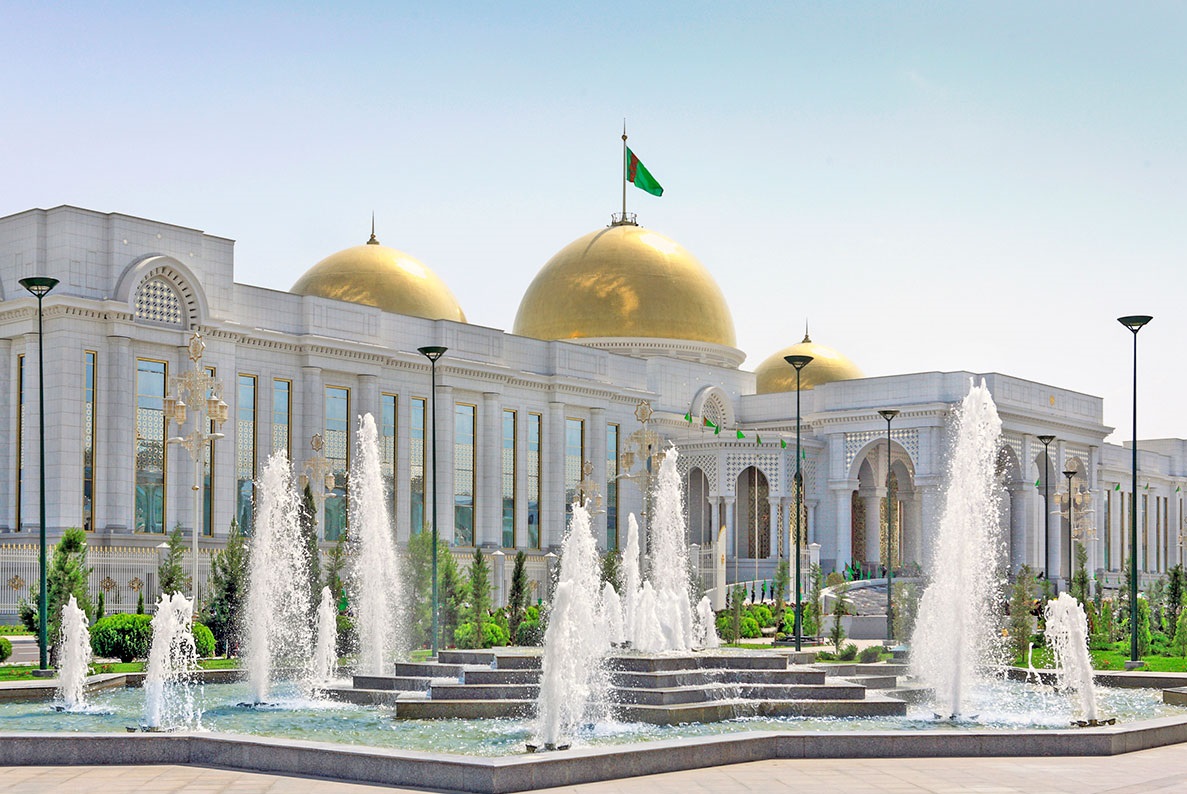 Türkmenistanyň Prezidenti «Türkmentel — 2025» hem-de «Halkara ulag-üstaşyr geçelgeleri: özara arabaglanyşyk we ösüş — 2025» atly halkara sergilere we ylmy maslahatlara gatnaşyjylary gutlady