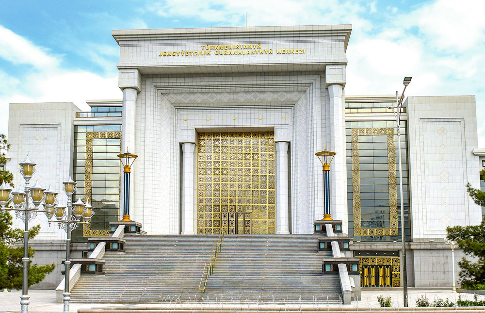 Turkmenistan's oil and gas industry workers participated in a roundtable discussion